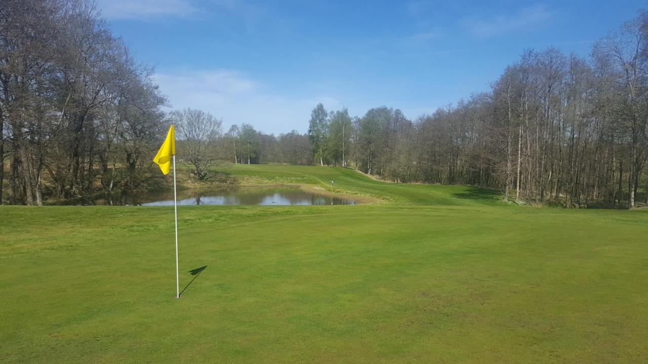 Melleruds Golfklubb Bed & Breakfast Zewnętrze zdjęcie