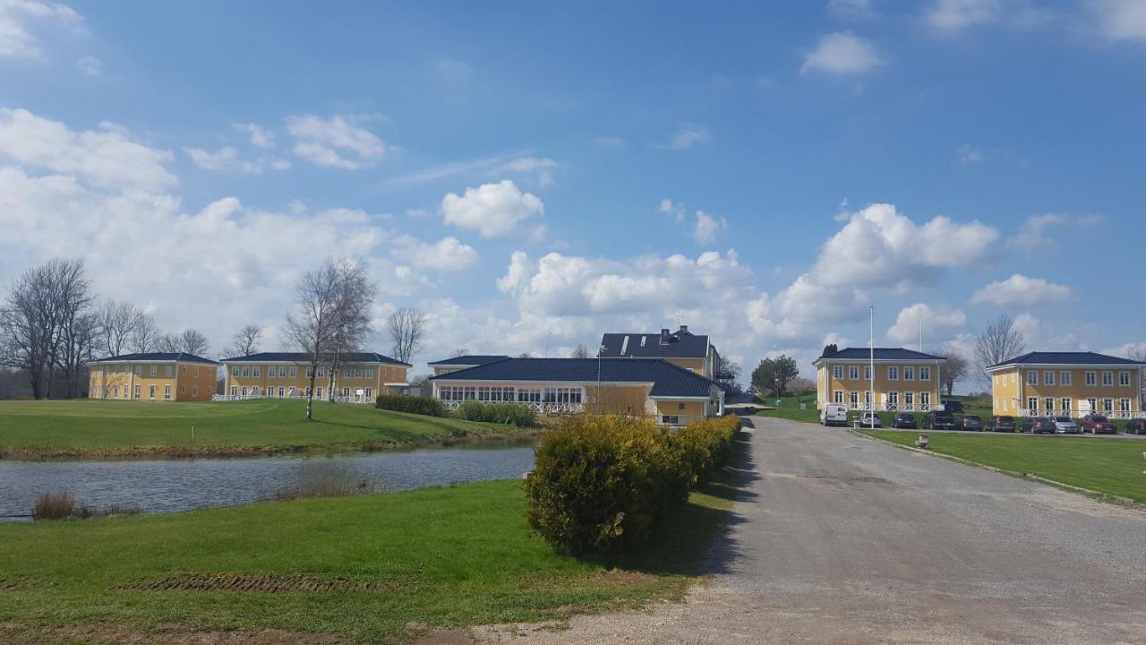 Melleruds Golfklubb Bed & Breakfast Zewnętrze zdjęcie