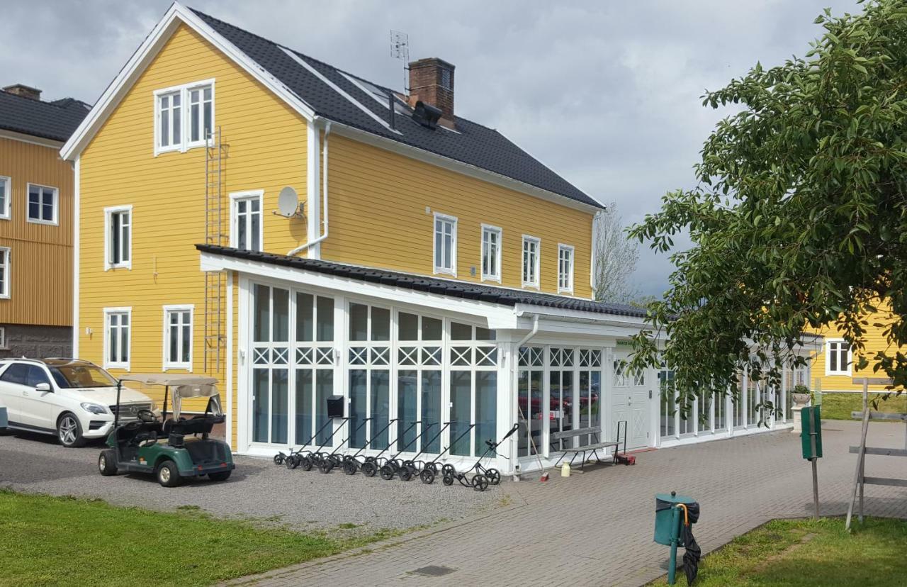 Melleruds Golfklubb Bed & Breakfast Zewnętrze zdjęcie